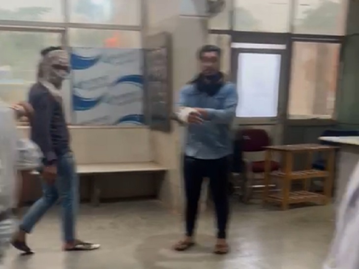 सुपेला अस्पताल में हुई जमकर तोड़फोड़ और मारपीट - Dainik Bhaskar