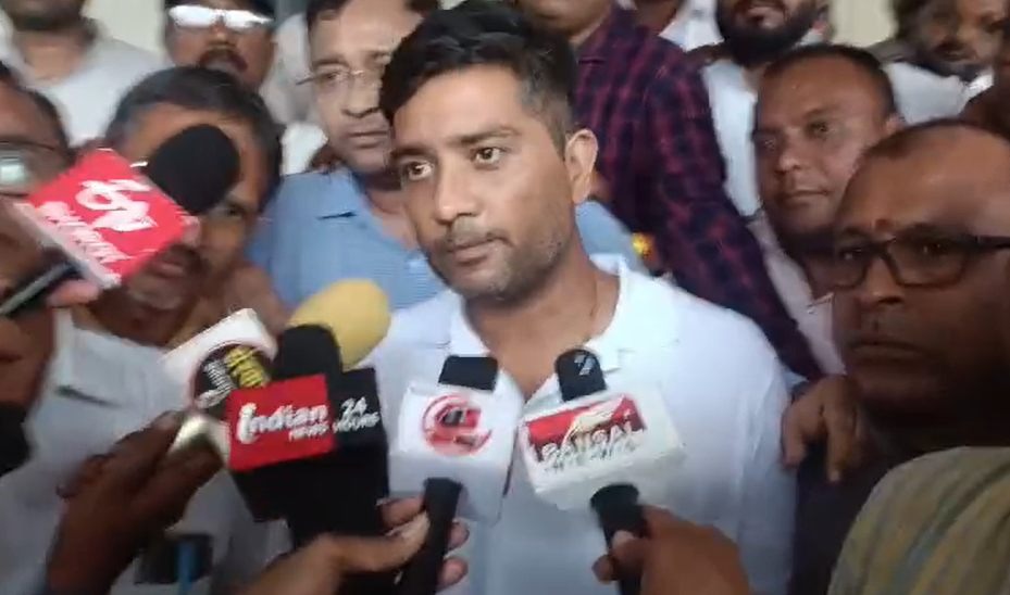 चैतन्य बघेल ने कहा कि पुलिस पूछताछ में जो सवाल पूछे गए, उसमें बयान दर्ज कराया है। बाकी जानकारी के लिए आप पुलिस से बात कीजिए। मुझे कुछ नहीं कहना है।