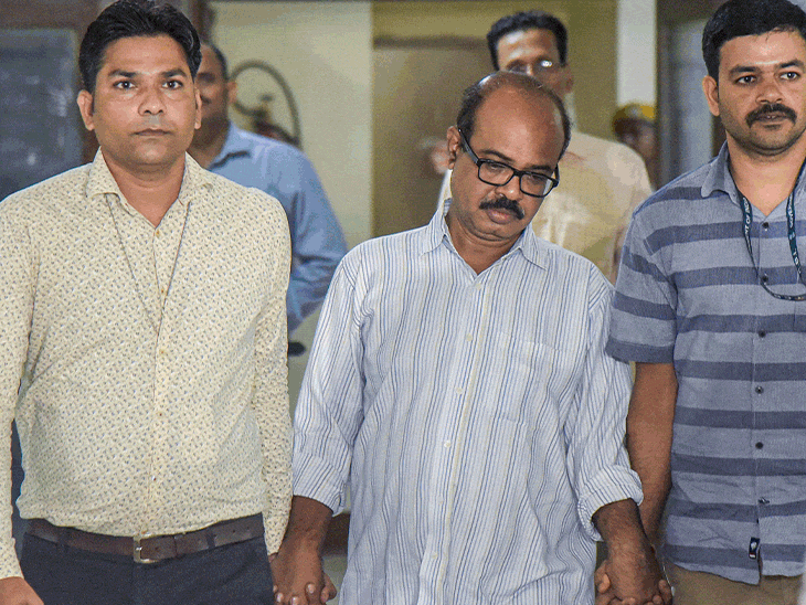 CBI ने रेप-मर्डर मामले में सबूतों से छेड़छाड़ के आरोप में संदीप घोष और ताला पुलिस स्टेशन के प्रभारी अभिजीत मंडल को 14 सितंबर को गिरफ्तार किया था। - Dainik Bhaskar