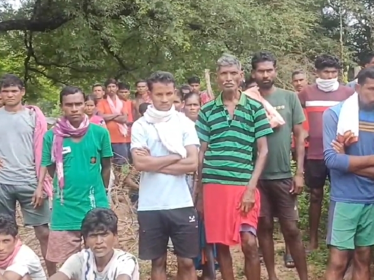 25 तारीख को नदी से शव मिला। अब ग्रामीणों ने इस मुठभेड़ को फर्जी बताकर जांच की मांग कर रहे हैं।