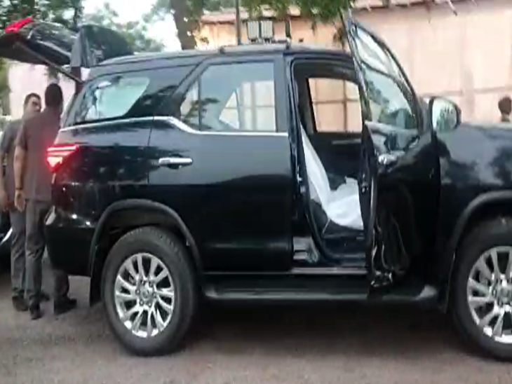 मुख्यमंत्री साय के काफिले की 2 गाड़ियां आपस में टकराई। - Dainik Bhaskar