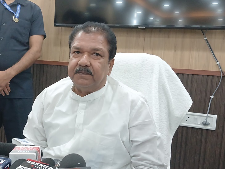 प्रशांत किशोर ने कहा कि भारतीय जनता पार्टी ने अभी उन्हें प्रदेश अध्यक्ष नियुक्त किया है. अगर आप किसी गांव में भी चले जाएं तो 10% से भी कम लोगों को पता होगा कि ये शख्स कौन है. बीजेपी इनके जरिए बिहार को बेहतर बनाना चाहती है.