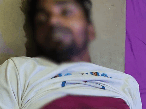 शव को पोस्टमार्टम के लिए भेज दिया गया है।