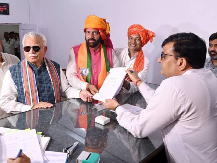 नायब सिंह सैनी लाडवा विधानसभा सीट से चुनाव लड़ रहे हैं। ये तस्वीर उनके नॉमिनेशन के वक्त की है। केंद्रीय मंत्री मनोहर लाल खट्टर भी नॉमिनेशन कराने उनके साथ गए थे।