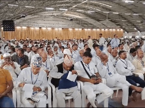 समानत देश-विदेशातील अनेक जण सहभागी आहेत.
