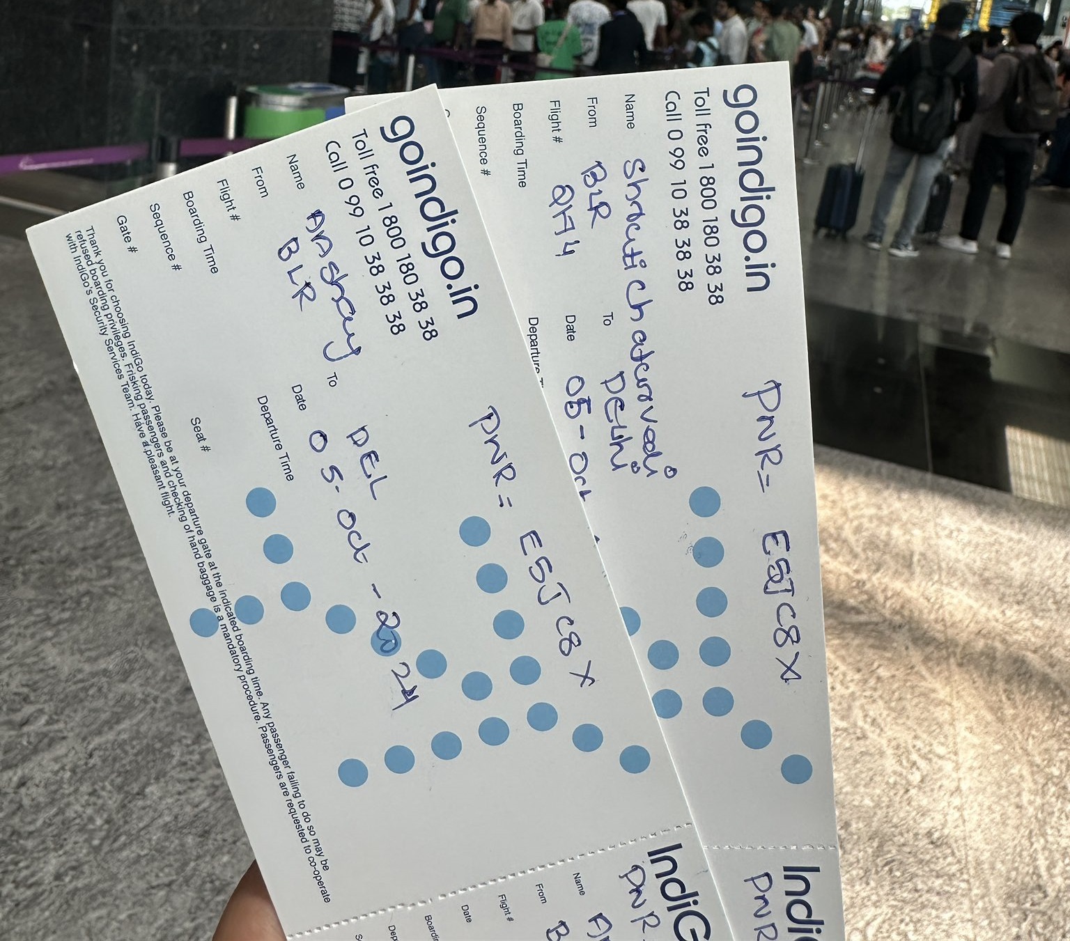 After the online passenger service system is down, passengers are being given handwritten boarding passes. An X user shared its picture on the social media platform.