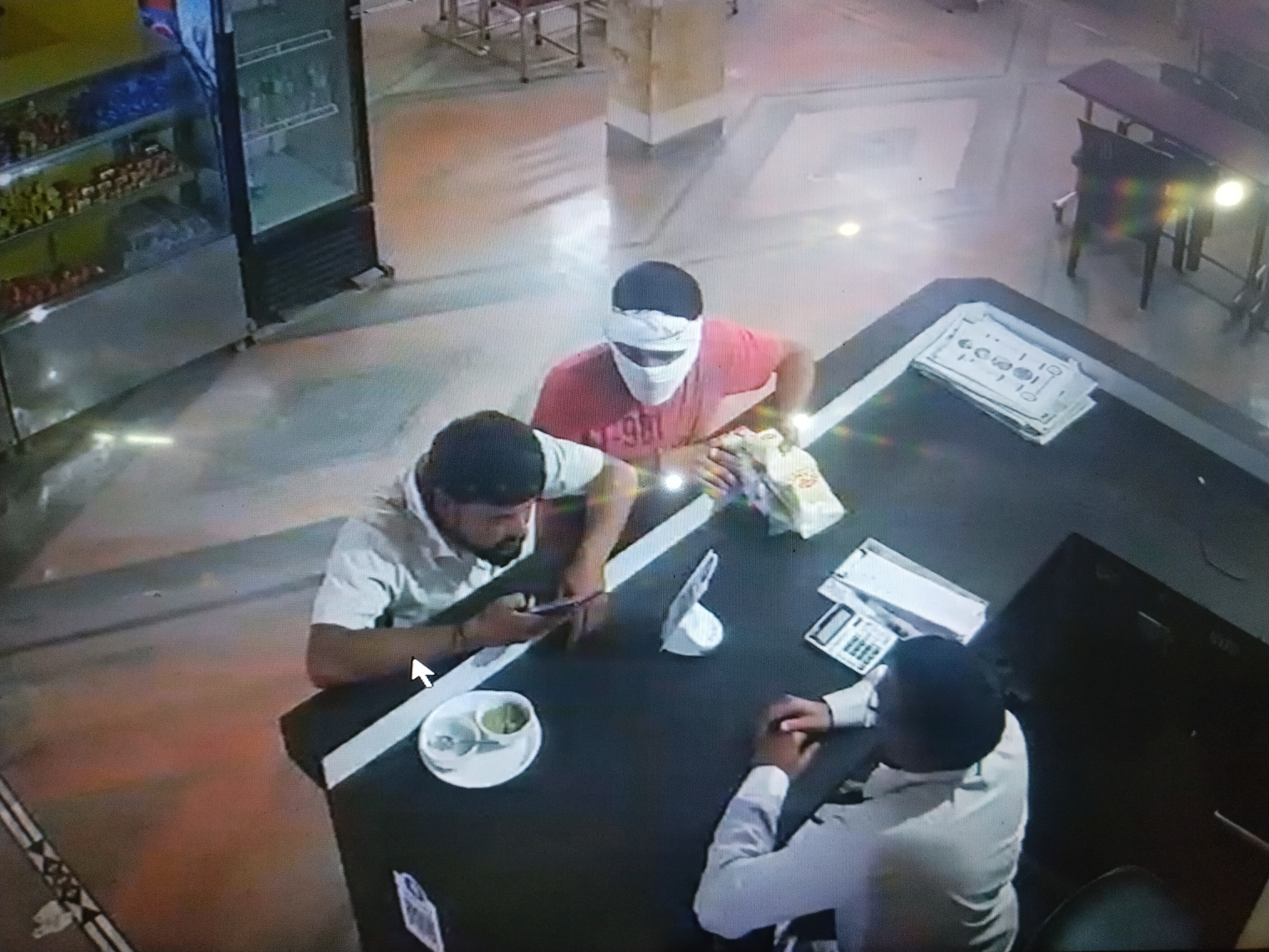 Hotel owner shot at in Kanwat; miscreants demanded extortion money of Rs 50  lakh | कांवट में होटल मालिक पर फायरिंग; बदमाशों ने 50 लाख रु. रंगदारी मांगी  - Sikar News | Dainik Bhaskar