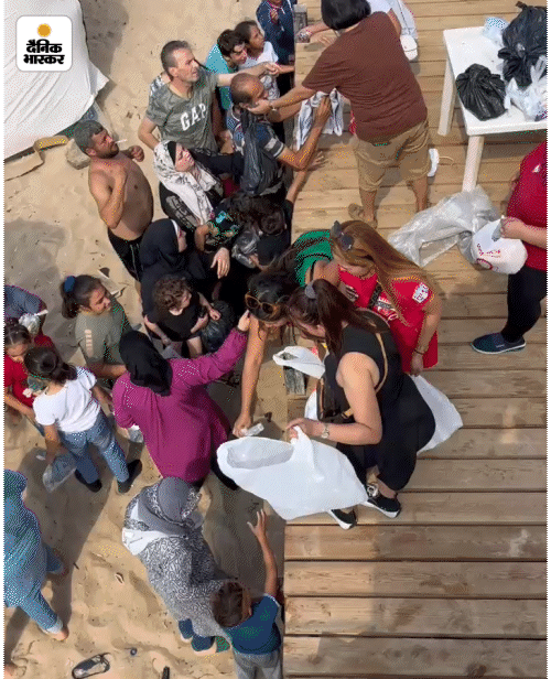 बेरूत के शरणार्थी कैंप्स में लोकल लोग और कई मानवाधिकार संगठन फूड पैकेट्स, दवाइयां और जरूरत का सामान पहुंचा रहे हैं।