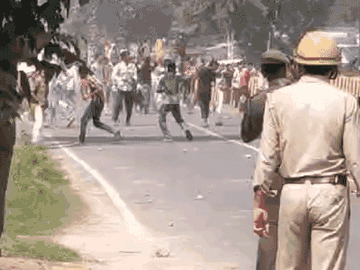 Saharanpur Riots Flag in the hands of rioters in Saharanpur...riot in their hearts