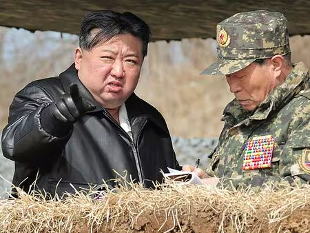 किम जोंग की सेना जनवरी से ही सीमा पर लैंड माइंस बिछा रही है। - Dainik Bhaskar