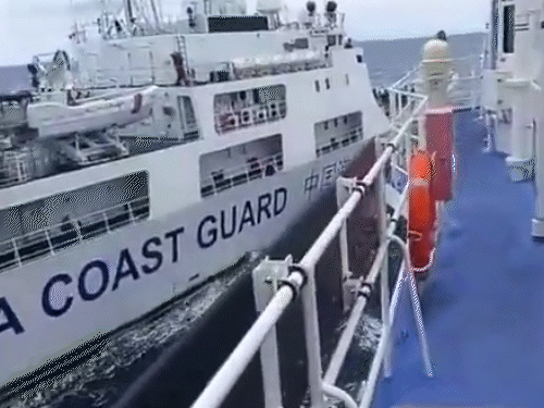 In the footage, coast guard vessels of China and Philippines are seen colliding.