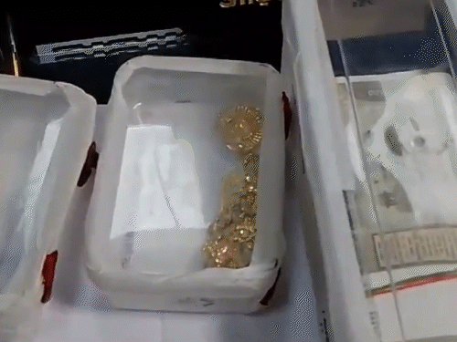 चोरी का बरामद सामान।