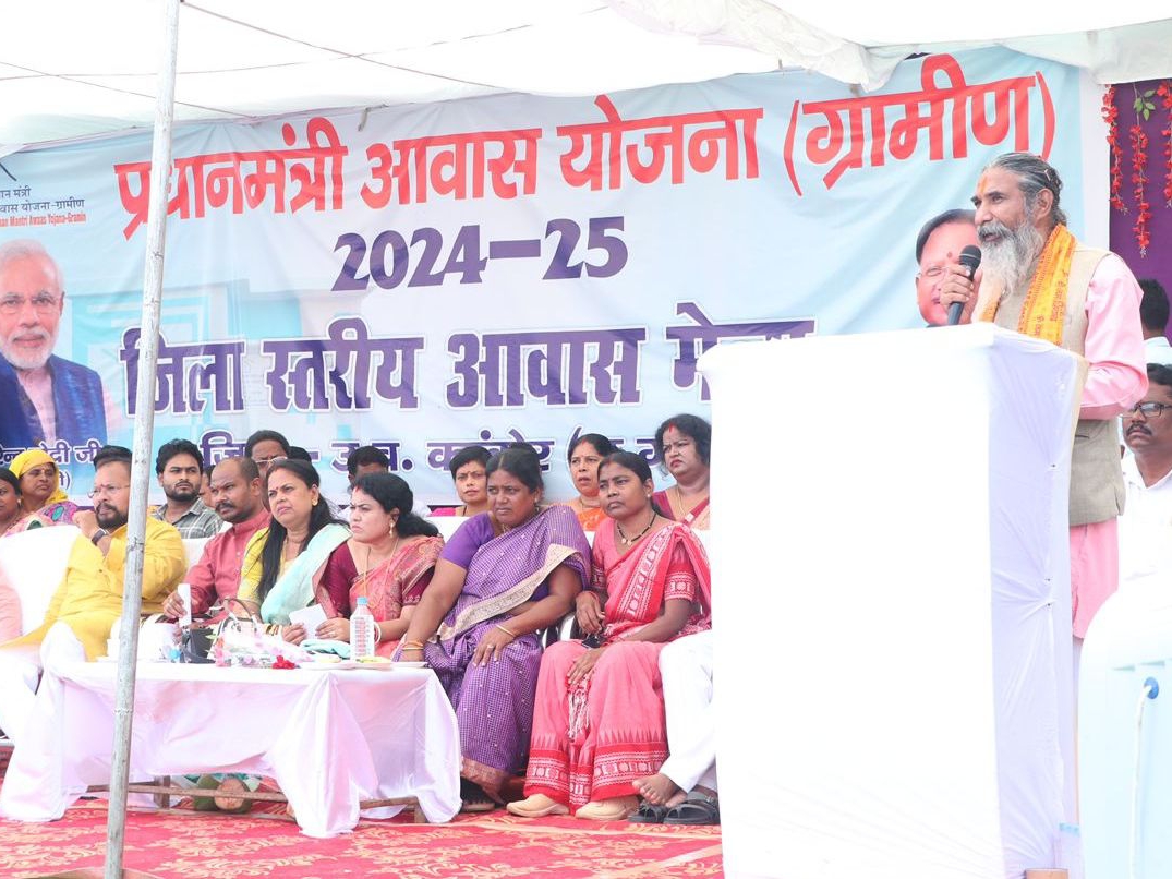 सांसद नाग ने कहा कि पुराने मानसिकता के कुछ अधिकारी हैं, वह अपनी मानसिकता त्याग दें।