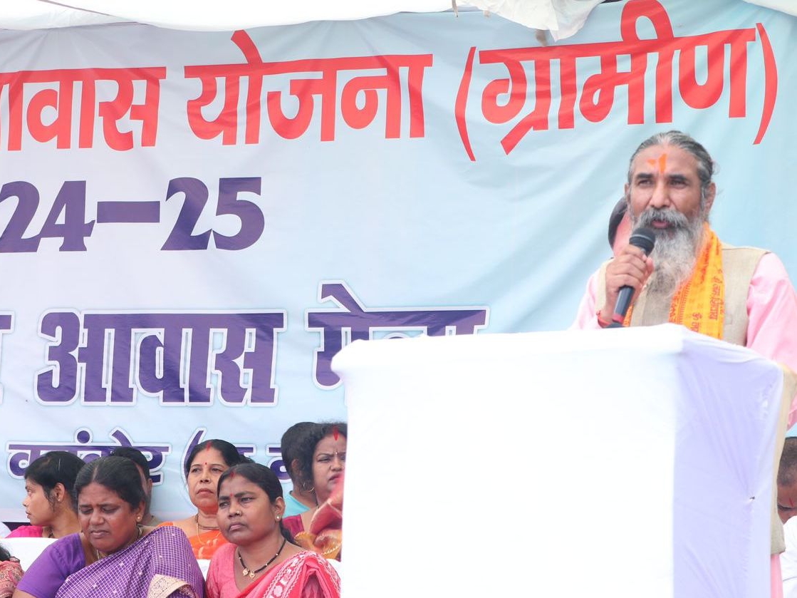 सांसद भोजराज नाग ने कहा कि काम में बाधा डालने वालों का नींबू काटकर भूत उतारूंगा।