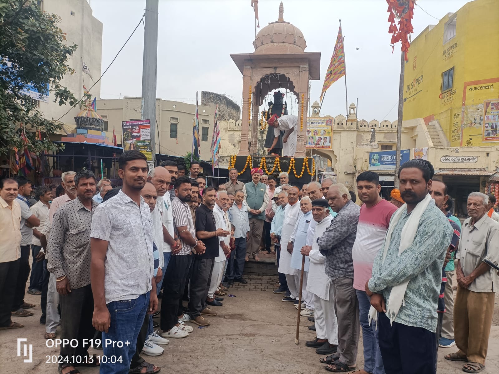 Jamil Rathore Garlanded the statue of Jaimal Rathore