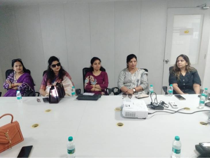 शहर में यातायात जाम का सबसे बड़ा कारण इलेक्ट्रिक रिक्शा को बताया जाता है।