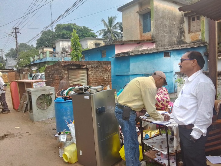 घरों का सामान खाली करके बनाई गई लिस्ट