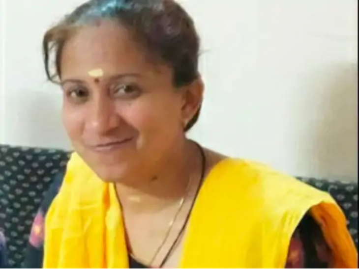 माया वारियर कोरबा में आदिवासी विकास विभाग में सहायक आयुक्त पद पर रह चुकी हैं।
