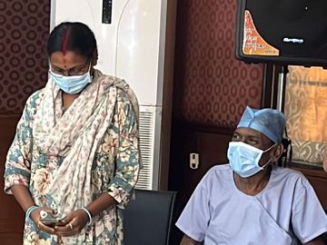 बेटी ने लिवर का हिस्सा दान कर बचाई पिता की जान।