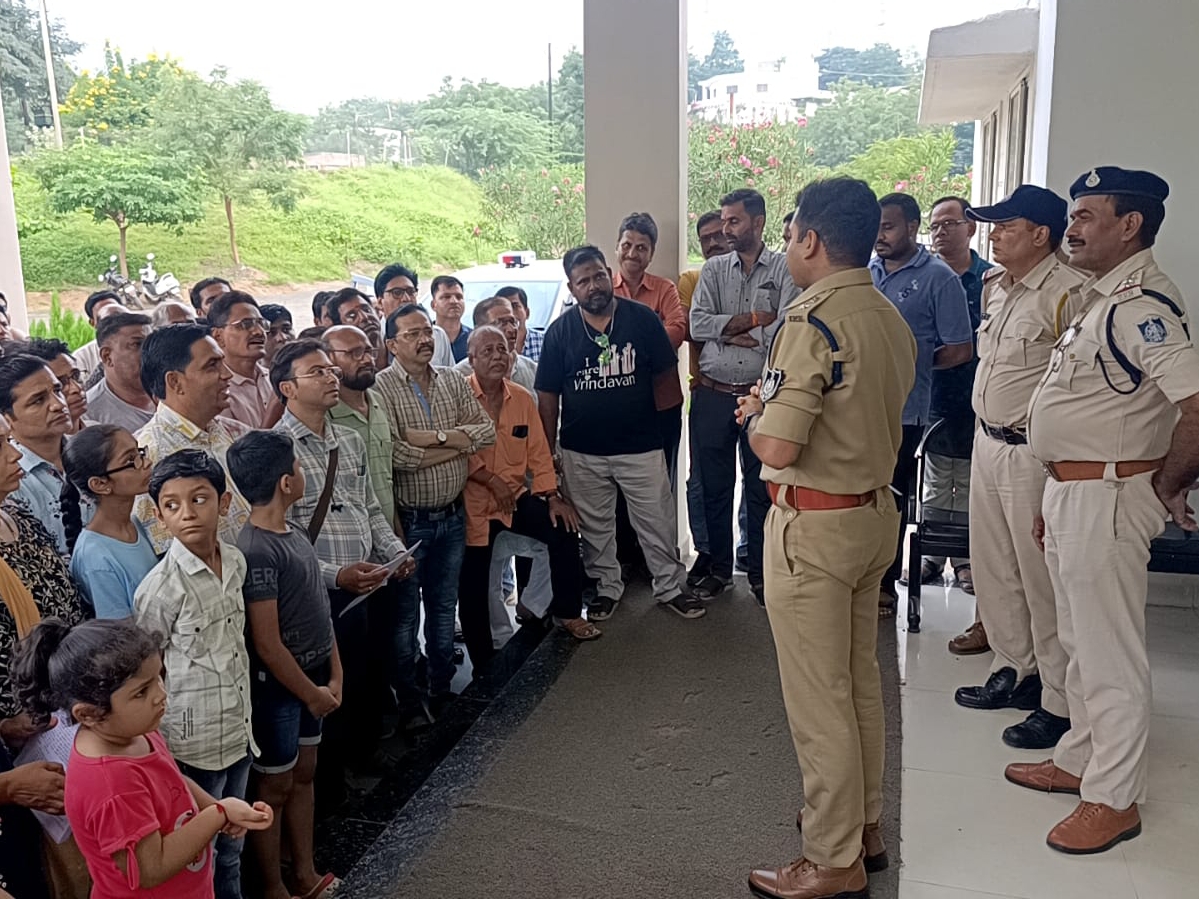 Demand to stop the evil practice of Hingot war in Barwani