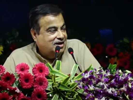 सेमिनार में केंद्रीय मंत्री गडकरी ने बेबाकी से मंत्रालय और अफसरों के कामकाज पर भाषण दिया।