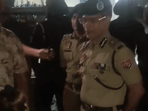 Punjab Ludhiana DGP Gaurav Yadav Reached Midnight Special Blockades  Checking News Update| Ludhiana CP Kuldeep Chahal, DGP Gaurav Yadav Special  Night Checking Update | लुधियाना में आधी रात पहुंचे DGP गौरव यादव: