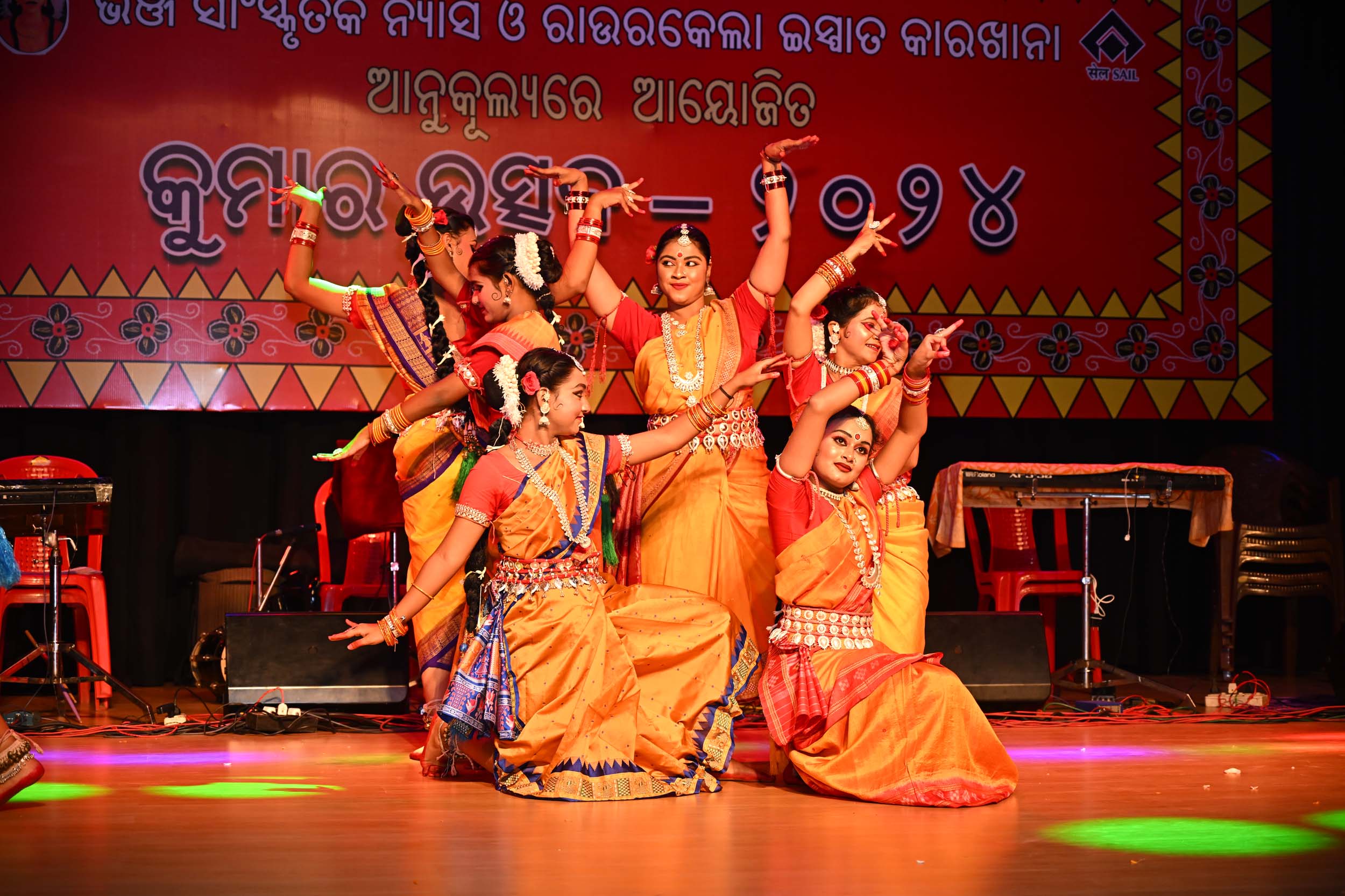 The colors of Indian culture were seen in Kumar Utsav | कुमार उत्सव में ...