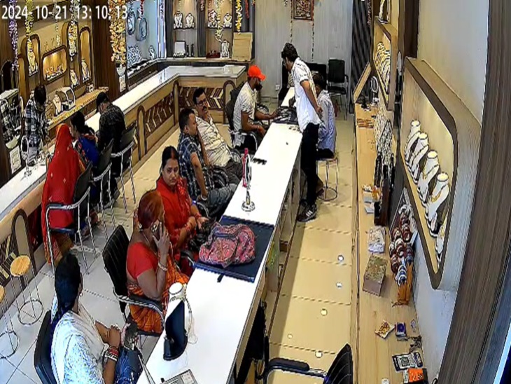 Loot worth Rs 10 crore could have taken place in the jewelery shop