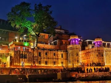 काशी के गंगा घाट लाइटों एवं दीपों से जगमग रहेंगे।