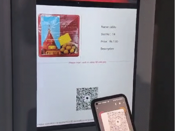 QR कोड स्कैन कर मशीन से प्रसादी ली जा सकेगी।