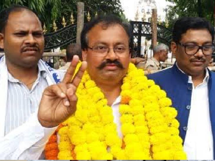 बसपा प्रत्याशी जितेंद्र सिंह ने 24 अक्टूबर को नामांकन दाखिल किया था।