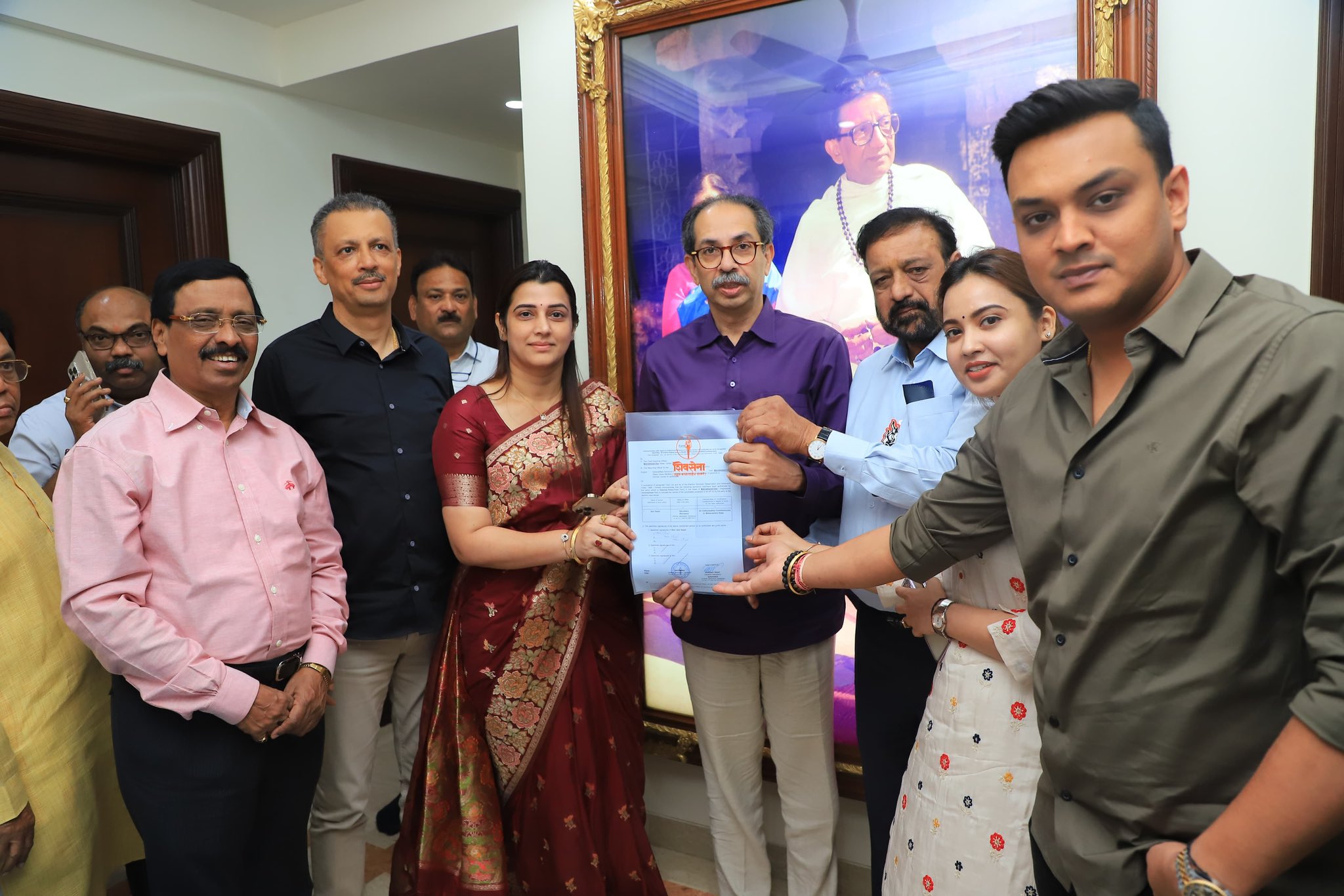 Party chief Uddhav Thackeray gave AB form to Vinod Ghosalkar, former MLA from Dahisar seat. The picture was shared on the party's official
