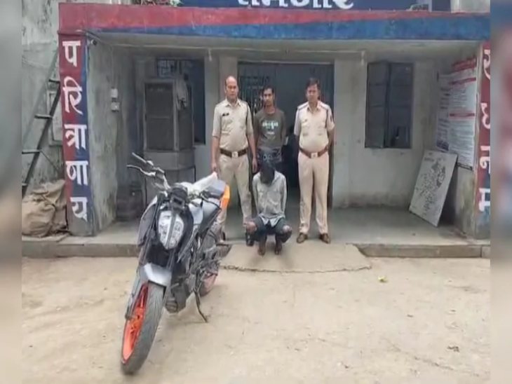 नाबालिग, विजय चौहान और नरेन्द्र सारथी को रिमांड पर जेल भेज दिया है।