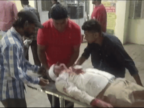 लुधियाना के सिविल अस्पताल में पहुंचा घायल हिन्दू नेता राजन राणा। - Dainik Bhaskar