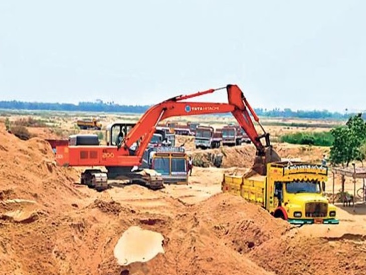 Raid at 83 ghats of sand mining in Bihar | बिहार में अवैध बालू खनन के ...