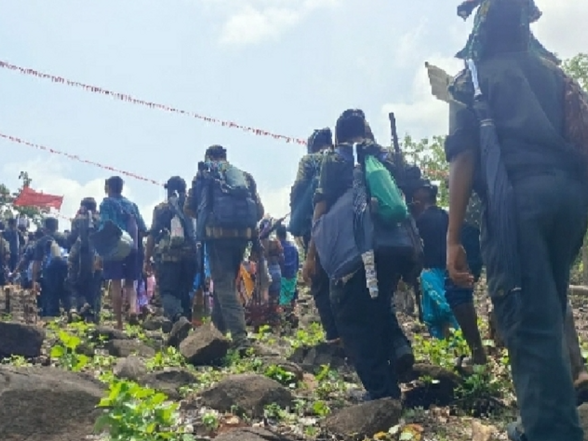 नक्सलियों की फाइल फोटो। - Dainik Bhaskar