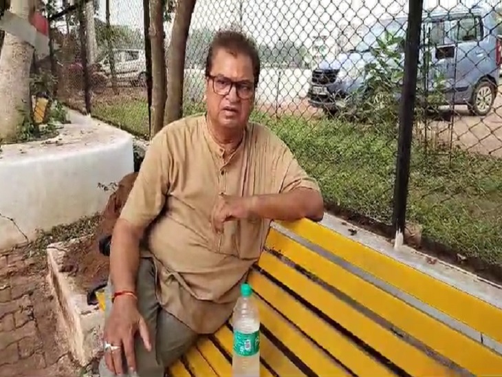 शिकायतकर्ता पहुंचे थाने दी लिखित शिकायत