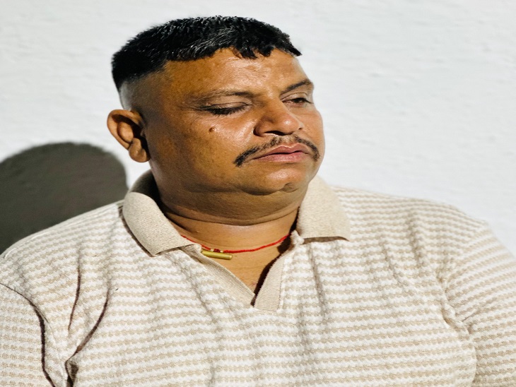 पार्षद पति राजू साहू की आंख में आई चोट - Dainik Bhaskar