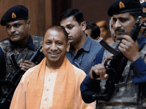CM योगी को 4 साल में 8 बार धमकियां मिल चुकी हैं। 2020 और 2024 में 3-3 बार धमकियां मिलीं। - Dainik Bhaskar