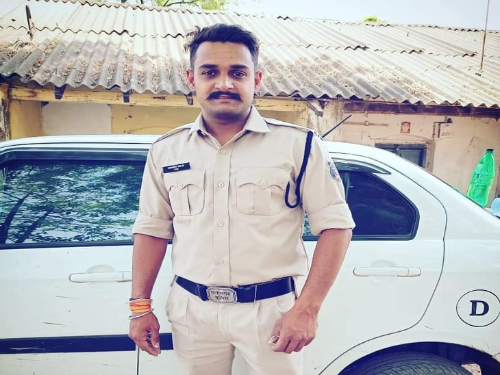 सस्पेंड सिपाही नवनीत कलसी। - Dainik Bhaskar