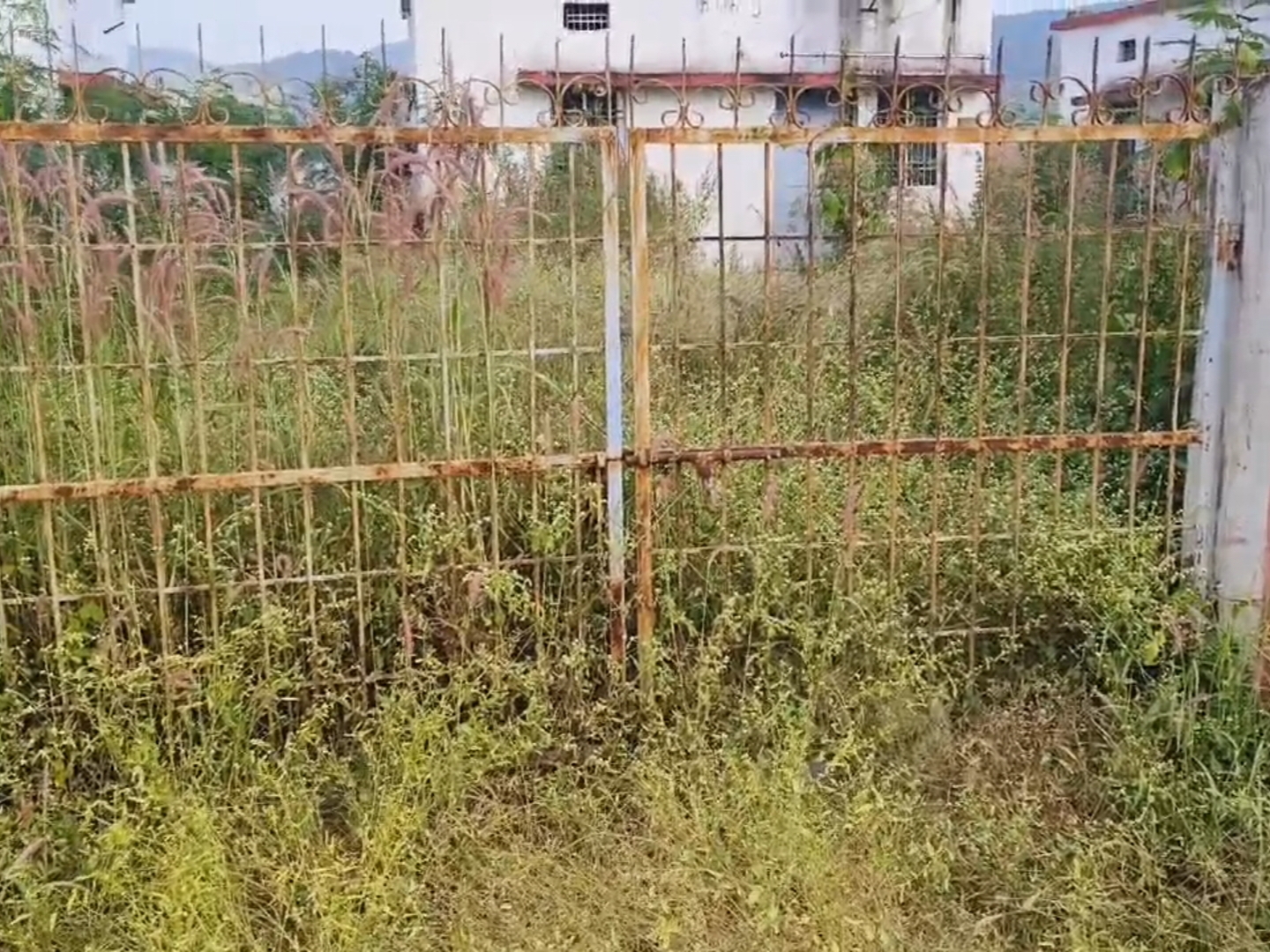 2 सालों में एक भी शिक्षक को मकान अलाट नहीं हुआ है।