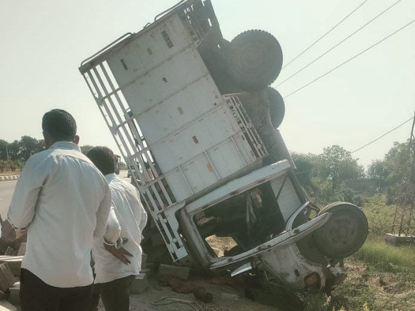 Four injured including Congress leader in road accident in Pali | पाली ...