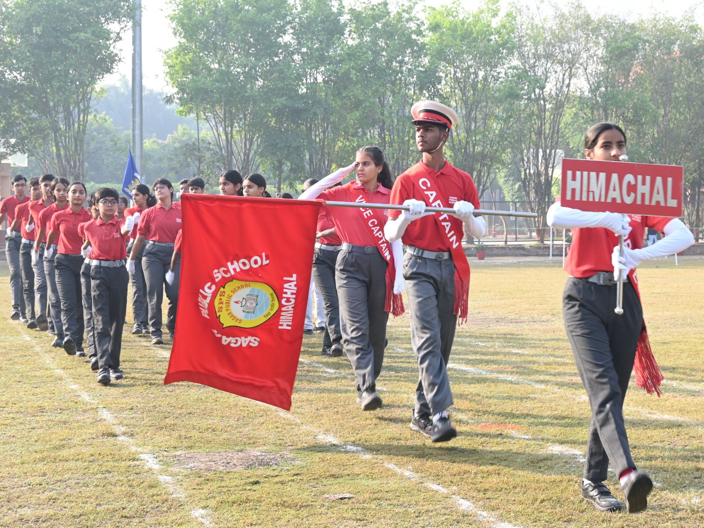 हिमाचल हाउस को सर्वश्रेष्ठ मार्च पास्ट ट्रॉफी प्रदान की गई।