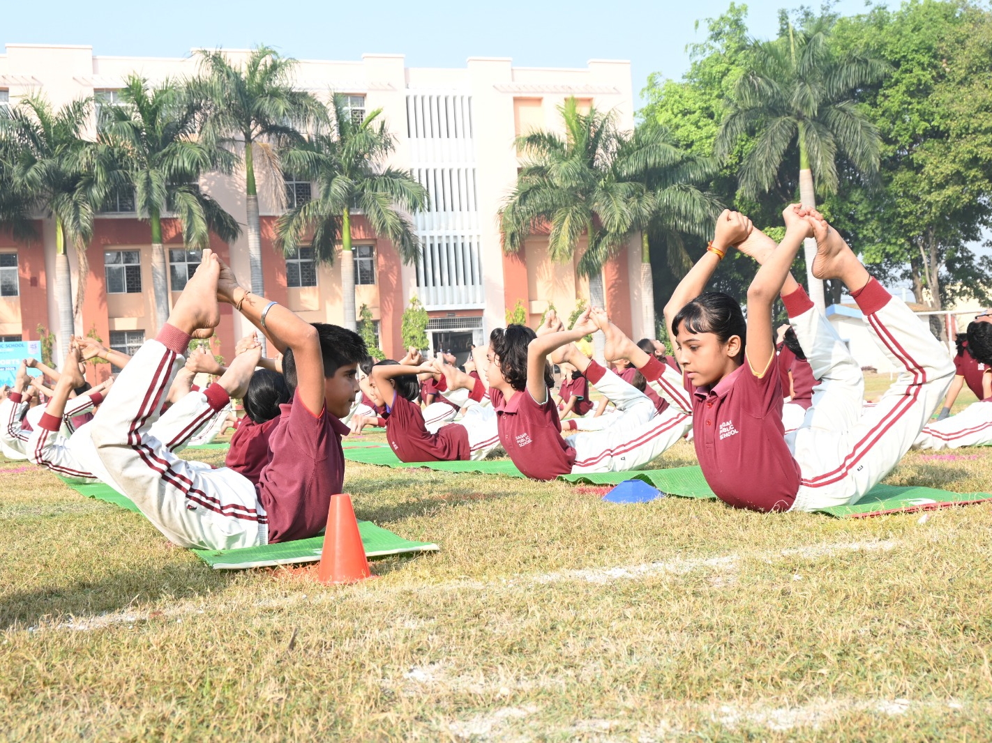 सागराइट्स ने योग प्रस्तुति के साथ-साथ मार्शल आर्ट्स का प्रदर्शन भी किया।