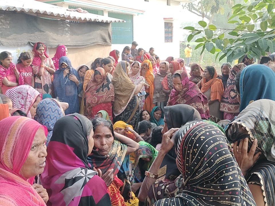Two sisters who went to take bath in a pond died by drowning | तालाब ...