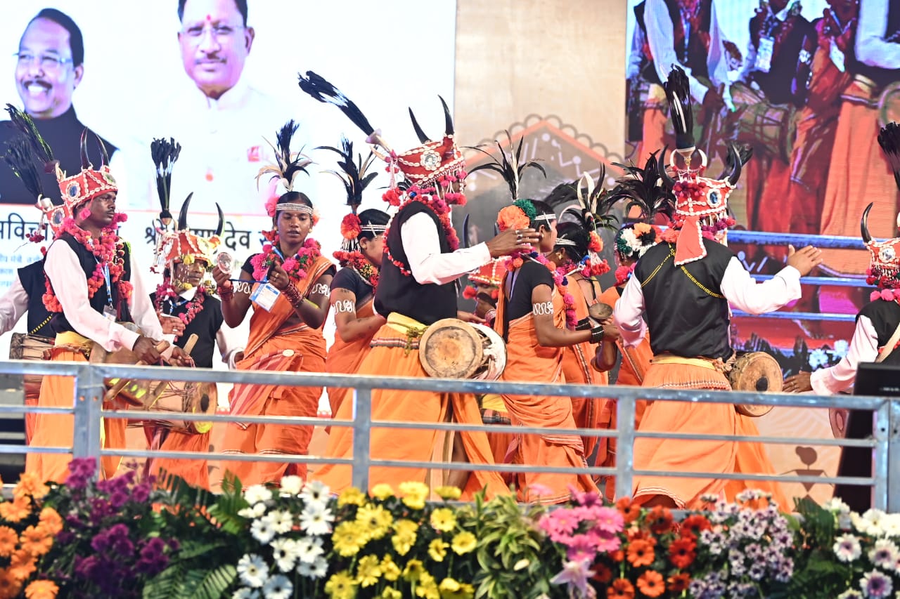 गौर माड़िया नृत्य छत्तीसगढ़ राज्य के बस्तर संभाग में गौर माड़िया जनजाति द्वारा किया जाता है।