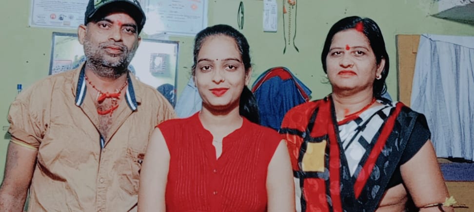 निशा यादव के पिता ऑटो चालक हैं और मां गृहणी हैं।