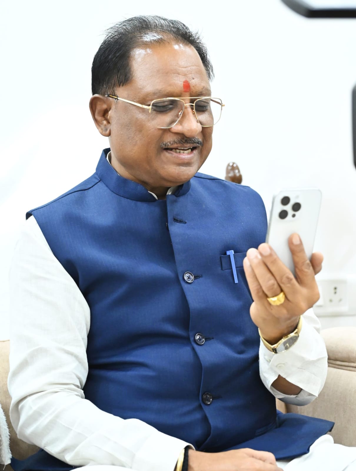सीएम विष्णुदेव साय ने निशा को वीडियो कॉल कर बात की और मदद करने की बात कही।