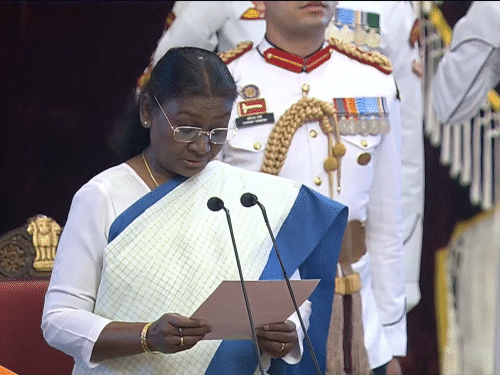 सुप्रीम कोर्ट के नए सीजेआई संजीव खन्ना हैं, उन्होंने 11 नवंबर को शपथ ली थी।