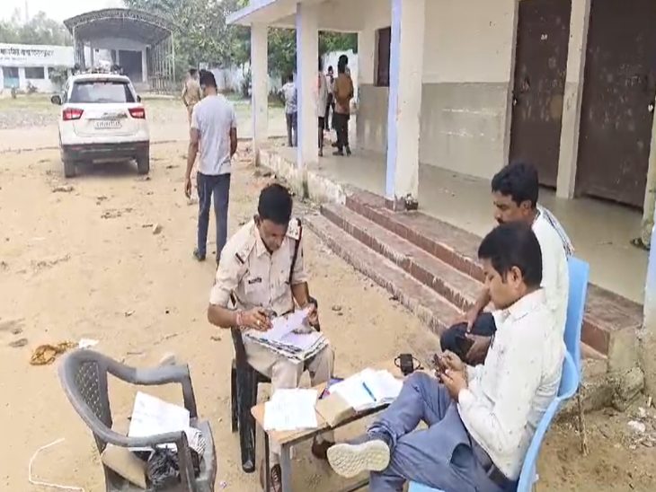 हत्यारा युवक गिरफ्तार, दो फरार आरोपियों की तलाश में जुटी पुलिस।